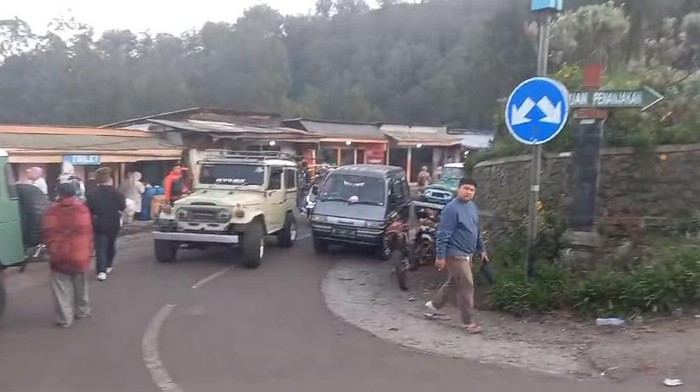 Jalan menuju ke Bukit Penanjakan Bromo