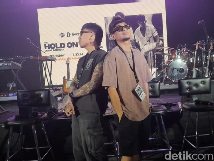 jesse barrera dan albert posis
