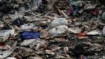 Jorok! Sampah Menumpuk di Joglo Timbulkan Bau Menyengat