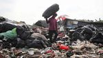 Jorok! Sampah Menumpuk di Joglo Timbulkan Bau Menyengat