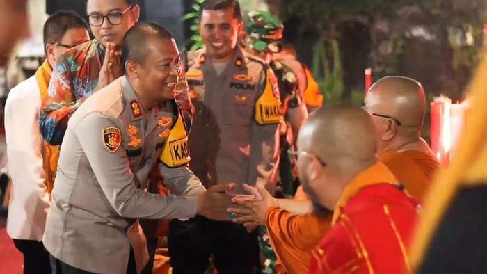 Kapolres Mojokerto Waisak