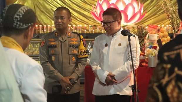 Kapolres Mojokerto Waisak