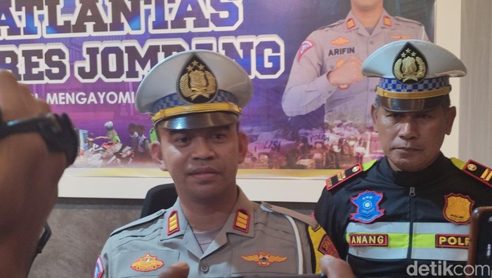 Kasat Lantas Polres Jombang AKP Nur Arifin