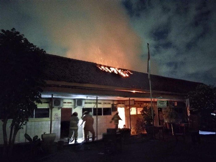 Kebakaran rumah di Gubeng Surabaya