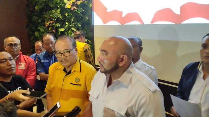 Ketua DPD Gerindra Bali Made Muliawan Arya alias De Gadjah saat memberikan keterangan kepada awak media di Denpasar, Bali. Jumat (24/5/2024). (Foto: Istimewa)
