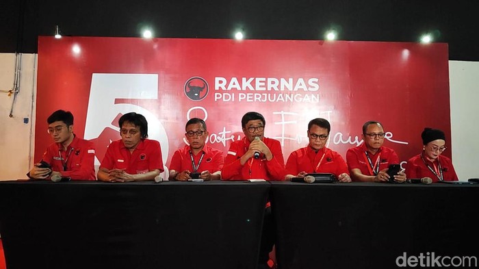 Ketua DPP PDIP Djarot Syaiful Hidayat (tengah). (Anggi/detikcom)