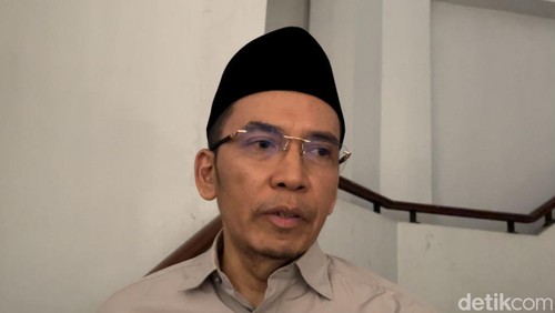Ketua Umum Pengurus Besar Nahdlatul Wathan (PB NWDI) Tuan Guru Bajang (TGB) Zainul Majdi saat ditemui di Mataram, Jumat (24/5/2024). (Foto: Helmy Akbar/detikBali)
