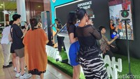 KLHK menghadirkan photobooth bertema unik. Di sini, pengunjung bisa berfoto ria bersama 6 satwa endemik Nusantara, lho.