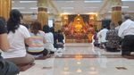 Menyaksikan Perayaan Hari Waisak di Wihara Ekayana Arama
