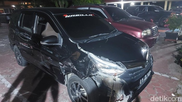 Mobil pelaku setelah ditembak dan diamankan