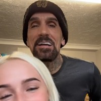 Kisah cinta antara Nikeisha dan Dimitrios yang tidak biasa ini menjadi bukti bahwa cinta bisa datang dari mana saja dan tidak terikat oleh batasan usia. Meski banyak yang mengkritik, tidak sedikit juga yang memuji hubungan mereka. “Tampak kisah cinta yang nyata,” puji salah satu netizen. Foto: dok. TikTok @nikeishalouise