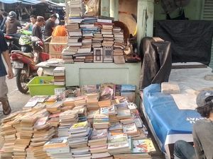Pasar Loak Kebayoran Lama Jadi Alternatif Wisata Belanja di Jakarta