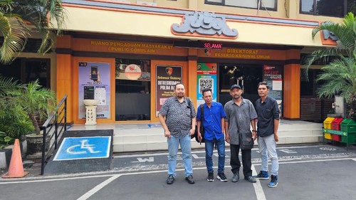 Riduan, Ferri Supriadi, dan dua rekan kerja korban saat mendatangi Polda Bali, Kamis (23/5/2024) untuk melaporkan IMR dan TC. (Dok. Ferri Supariadi)