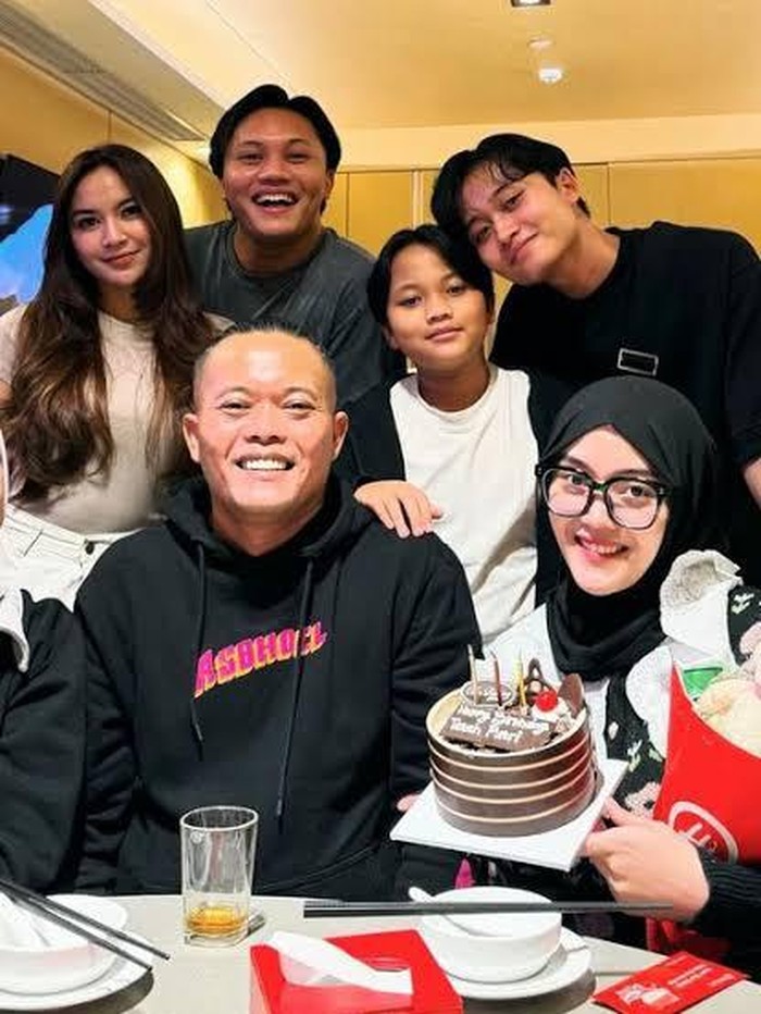 Rizwan Fadilah Anak Sule Ternyata Jago Masak Nasi Goreng dan Baked Potato Rizwan Fadilah Anak Sule Ternyata Jago Masak Nasi Goreng dan Baked Potato