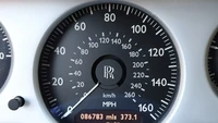 Rolls-Royce Phantom 2004 ini menampilkan 86.783 mil atau 139.663 kilometer pada odometer. Jarang dipakai untuk mobil yang sudah berumur dua dekade. Foto: Beverly Hills