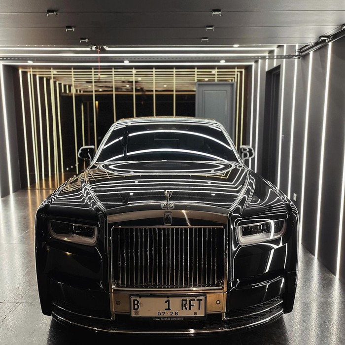 Rolls Royce Phantom 2004