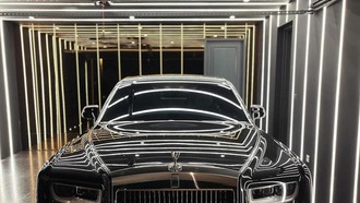 Ini Mobil Termahal di Garasi Raffi Ahmad, Nilainya Rp 18 Miliar!