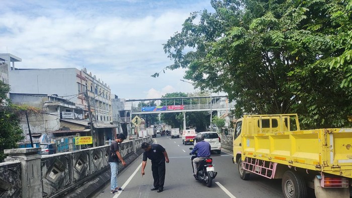 Tragedi Pilu: Driver Ojol Meninggal Dunia Akibat Tertabrak Truk di Flyover Tambora, Jakarta Barat