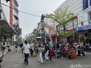 Jalan Dalem Kaum Bandung Tetap Ramai Pascabentrok PKL Vs Satpol PP