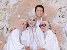 Kebahagiaan Keluarga di Kehamilan Pertama Syahrini Kebahagiaan Keluarga di Kehamilan Pertama Syahrini