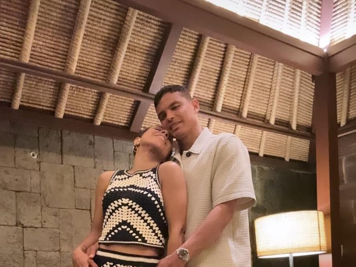 Thiago Silva dan istrinya liburan ke Bali