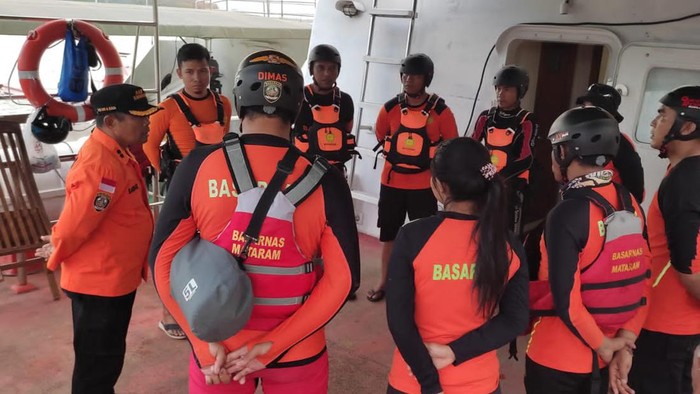 Tim SAR yang mencari pemancing hilang di Pantai Menyongar.