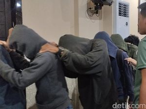 Bentrok Mahasiswa di UNM Makassar, 33 Orang Diamankan-2 Busur Panah Disita