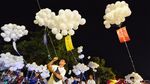 Gemerlap Ribuan Lampion Balon Majapahit Saat Peringatan Waisak di Mojokerto