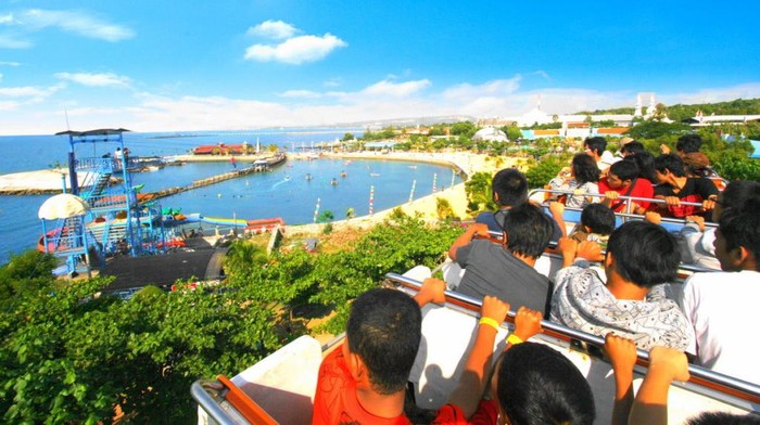 Wisata Bahari Lamongan.
