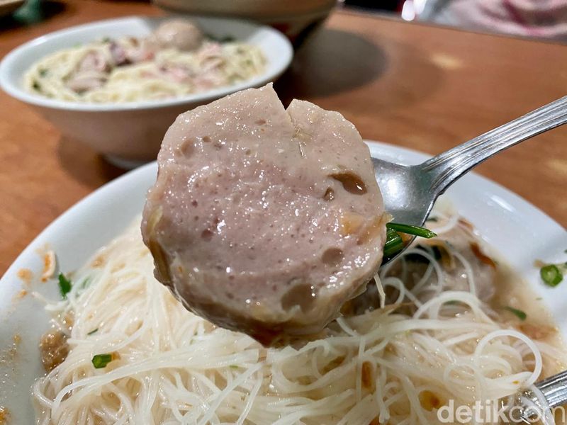 Wow! Warung Bakso di Tangerang Ini Sudah Ada Sejak 1967