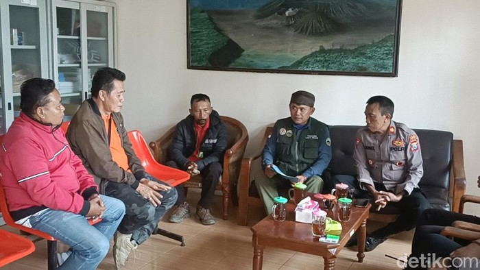 Agen travel saat klarifikasi rombongan elf masuk lautan pasir Bromo.
