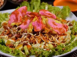 Segar Renyah Asinan di Tangerang yang Legendaris Ada di 5 Tempat Ini