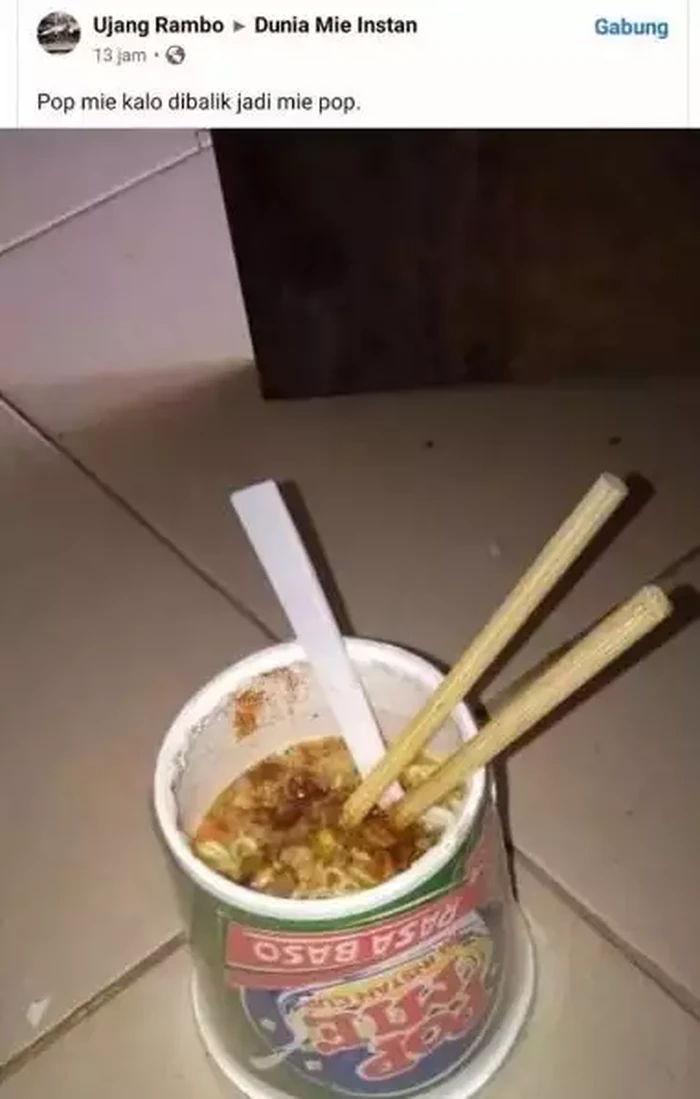 Atraksi netizen saat makan 10 Gaya Kocak Netizen Lakukan Atraksi Saat Makan