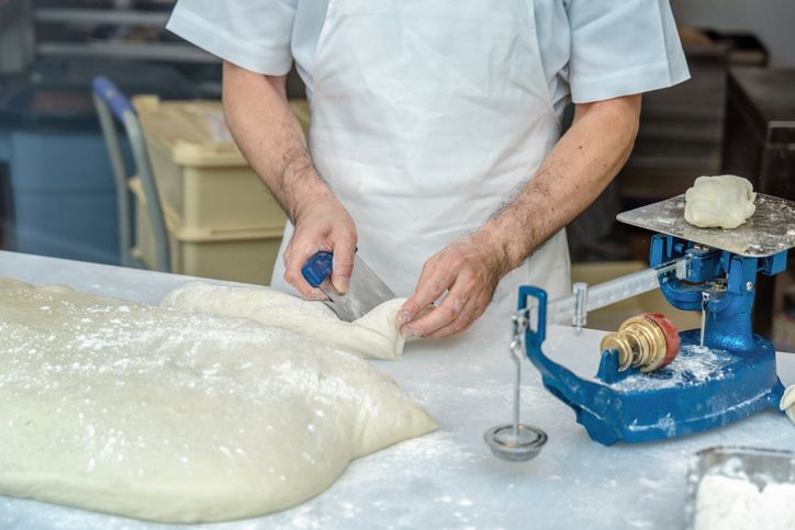 Baker Ini Curhat 9 Tahun Kerja, Gajinya Hanya Rp 9 Juta Sebulan