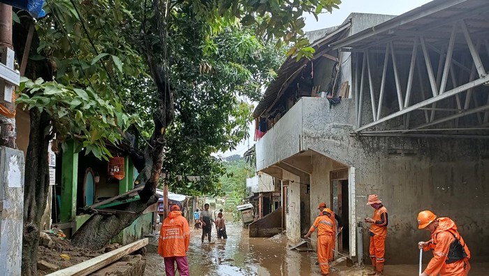 Banjir di Pejaten Timur Mulai Surut