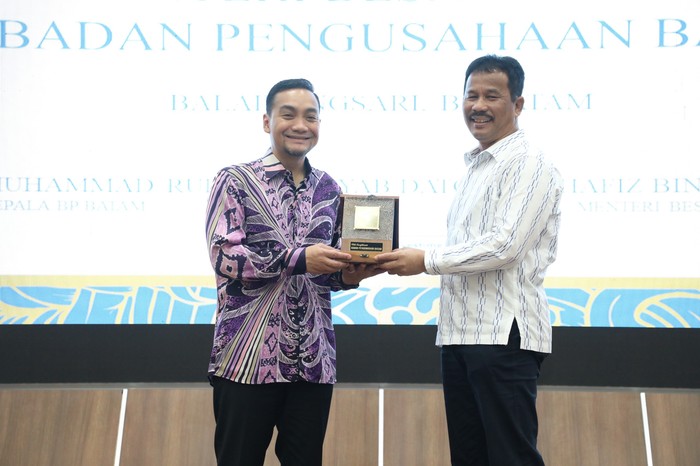 BP Batam dan Menteri Johor