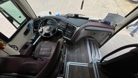 Bus Golden Dragon Navigator juga telah dilengkapi beberapa fitur safety modern, seperti Lane Departure Warning System (LDWS), Advanced Emergency Braking System (AEBS), Drive Fatigue Monitor System, serta Night Vision System. Foto: (Luthfi Anshori/detikOto)