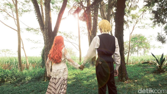 Dia juga mengucapkan reaksi petugas KUA yang melihat ia dan Andre memakai kostum bak karakter One Piece ketika hendak akad nikah. Penampilan mereka bagi petugas KUA jarang terjadi. Petugas KUA cukup terkejut dan takjub sih. Kalau dari keluarga Andre sangat menerima kalau dari keluarga saya yang datang cuma mama dan kakek, untuk kakek sepertinya tidak begitu keberatan kalau mama dari awal ketemu di sana sudah cemberut murang dan tidak mau di dekati. Satu keluarga bahkan foto dan bahagia (keluarganya Andre), jelasnya. Foto: Dok. pribadi Isabel Nurani Kasih.