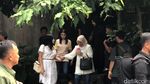 Potret Jokowi Sekeluarga Makan Siang di Kopi Klotok Jogja