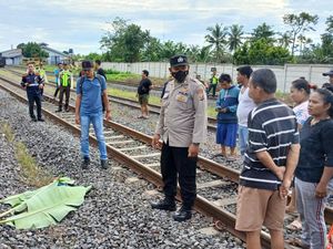 Tak Dengar Suara KA Babaranjang, Kakek Jauhari Tewas Tertabrak