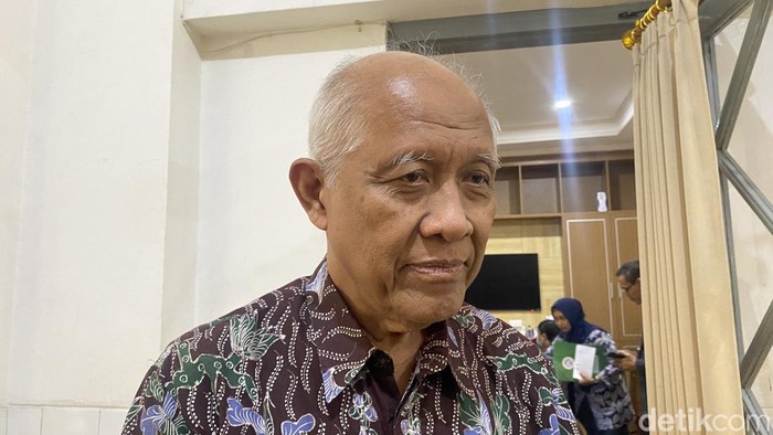 Ketua Purna Komite Pengendalian Resistensi Antimikroba (KPRA) Kementerian Kesehatan 2014-2021 Dr. dr. Hari Paraton, SpOG(K).