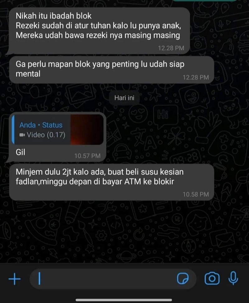 Chat WhatsApp random ini benar-benar bikin nyengir membacanya. Kok absurd banget ya, isi percakapannya? Aowkaowk.