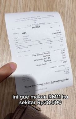 Mahasiswi Indonesia Ini Girang Dapat Makanan Murah di Mall Malaysia