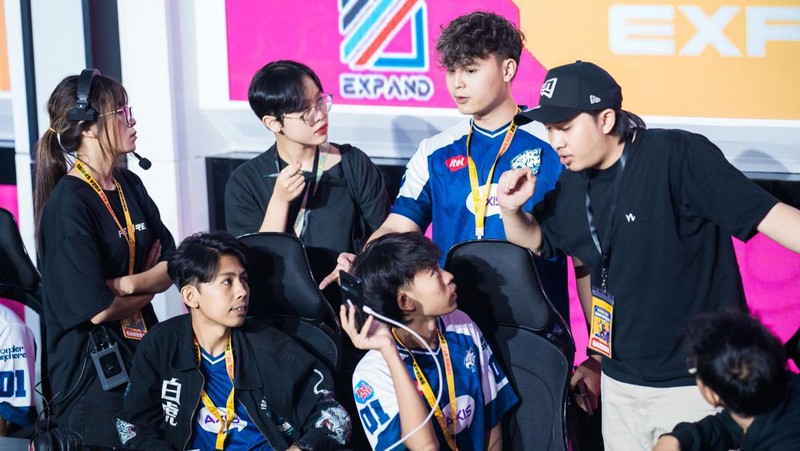 Babak point rush FFWS SEA 2024 Spring telah dimulai. Sementara ini, tim asal Thailand Buriram United Esports yang memimpin. Wakil Indonesia dibuat kesulitan mengejar headstart point untuk grand final.