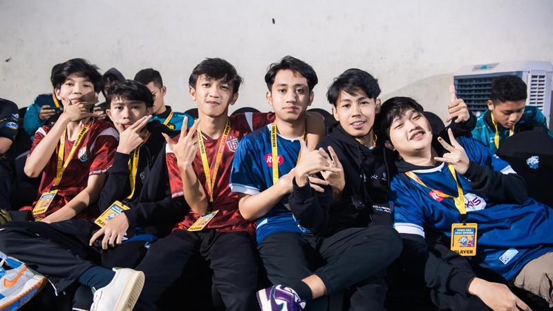 Babak point rush FFWS SEA 2024 Spring telah dimulai. Sementara ini, tim asal Thailand Buriram United Esports yang memimpin. Wakil Indonesia dibuat kesulitan mengejar headstart point untuk grand final.