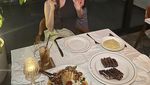 Momen Manis Kevin Aprilio Makan Malam Bareng Istri