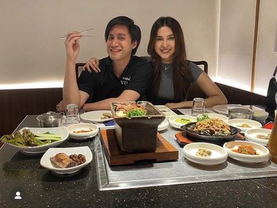 Momen Manis Kevin Aprilio Makan Malam Bareng Istri