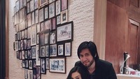 Menikah sejak 2020, Kevin dan Vicy tetap mesra dan romantis sampai sekarang. Foto: Instagram @kevinaprilio