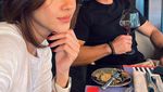 10 Momen Manis Nana Mirdad Saat Makan Bersama Suami dan Anaknya