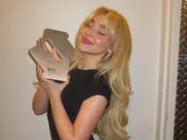 Lirik Lagu Espresso Sabrina Carpenter Lengkap dengan Terjemahannya